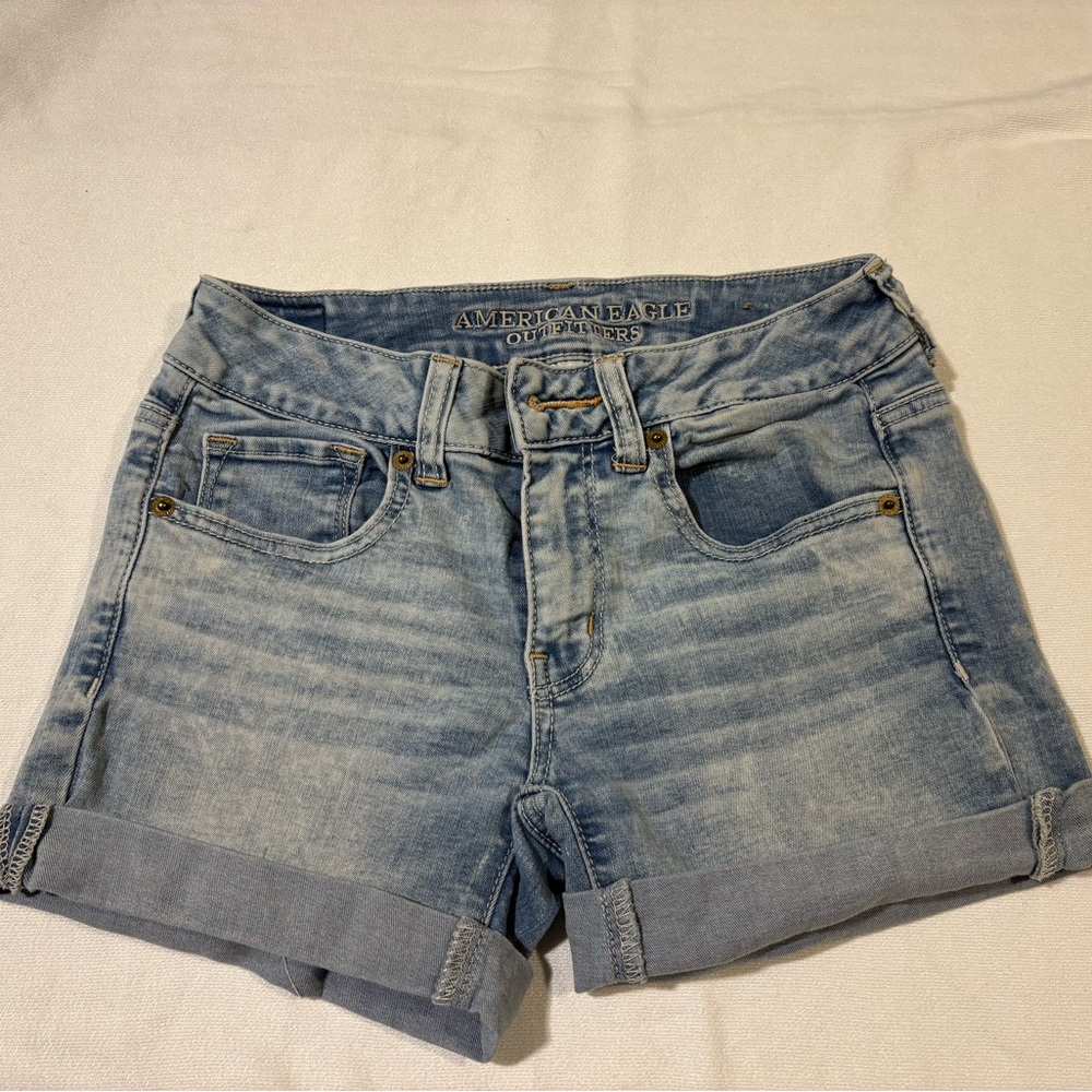 American Eagle Outfitters Midi Stretch Light Wash Denim Roll-Cuff Shorts
